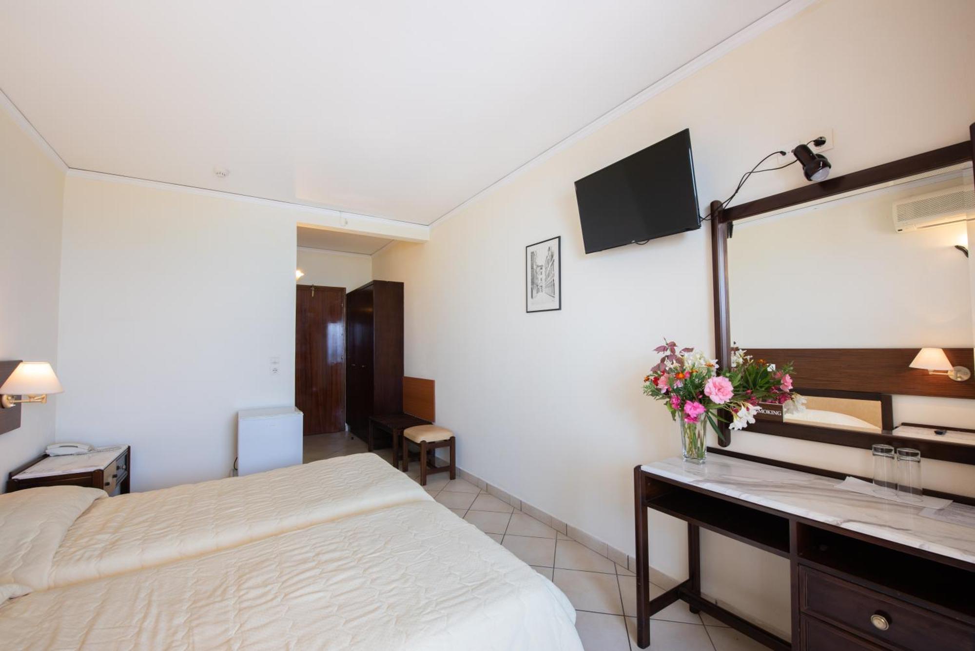 Aphrodite Beach Hotel Corfu Róda Kültér fotó